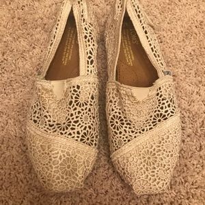 Toms